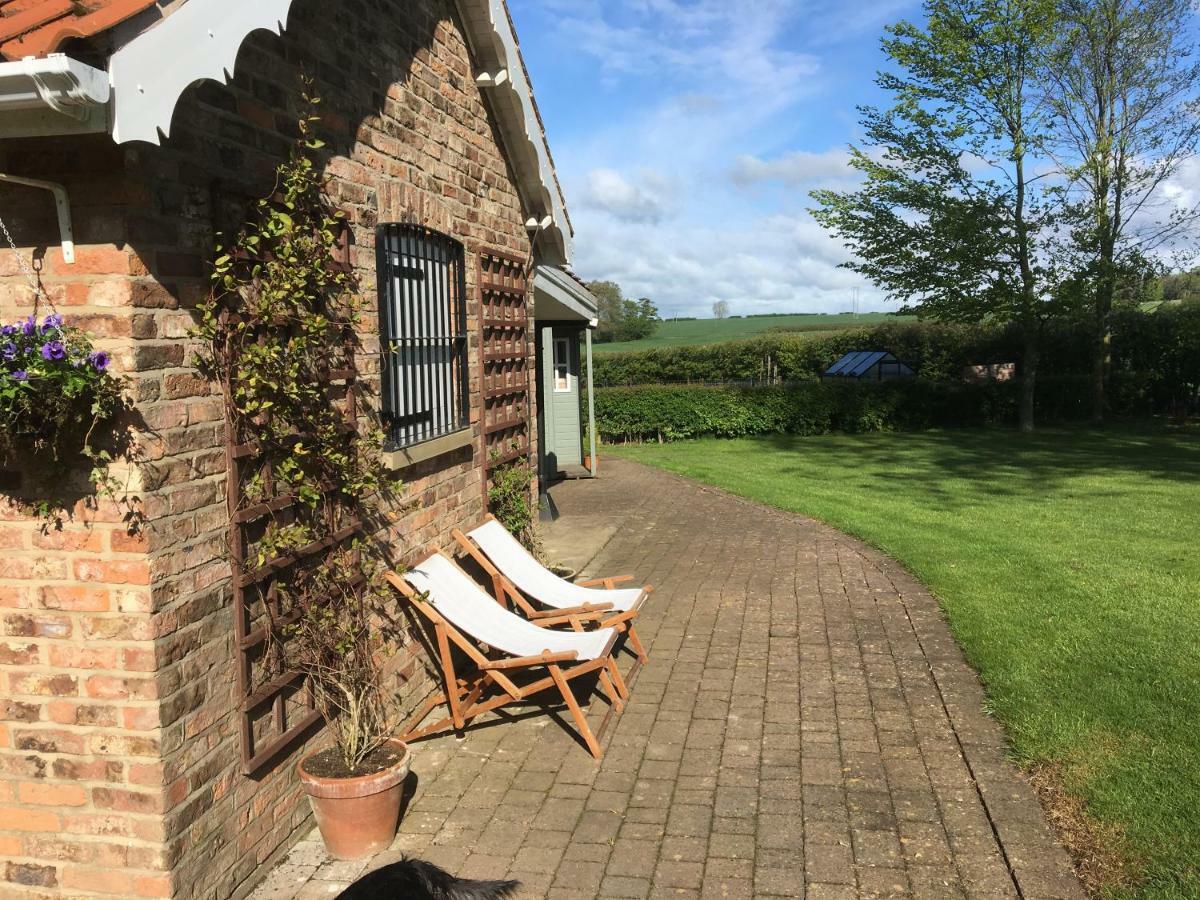 Crossways Self-Catering Cottage - Self Contained East Ravendale ภายนอก รูปภาพ